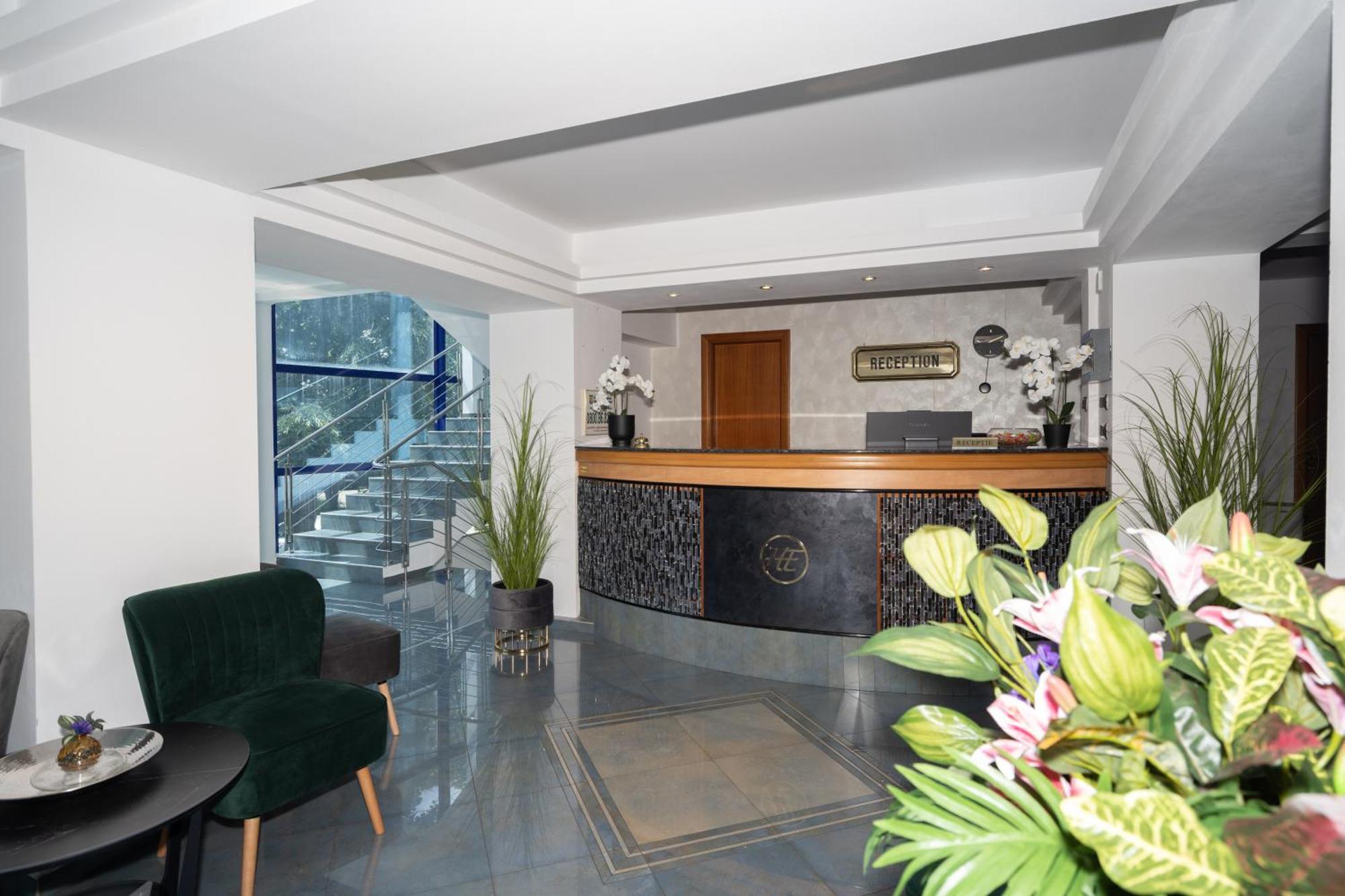 Excelsior Hotel 3*