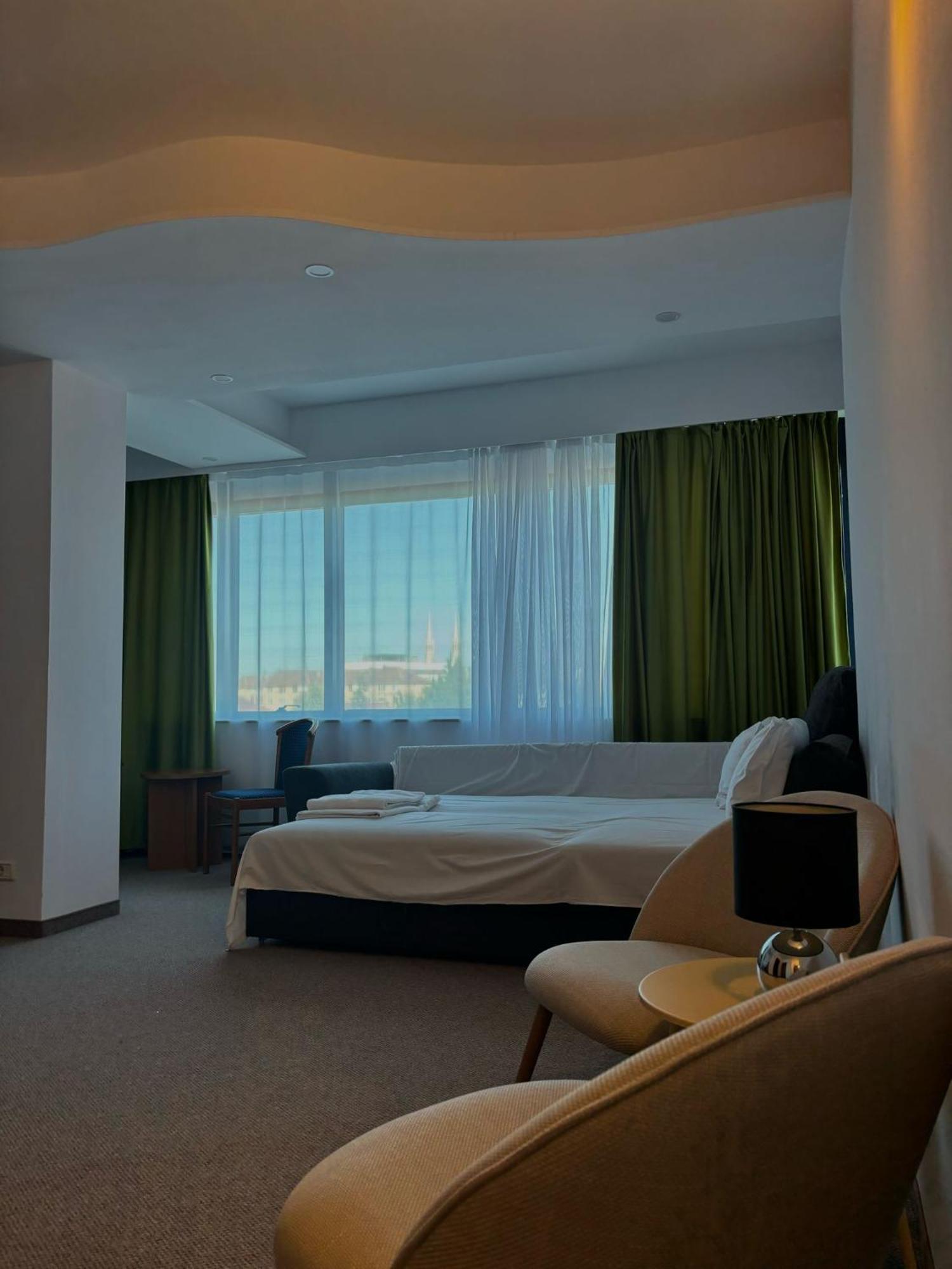 Excelsior Hotel 3*
